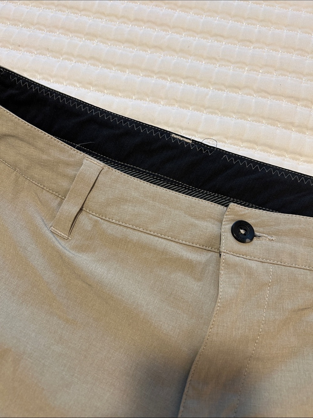 Vuori Lightweight Flat-Front Khaki Shorts Mens 36” waist - Picture 7 of 11
